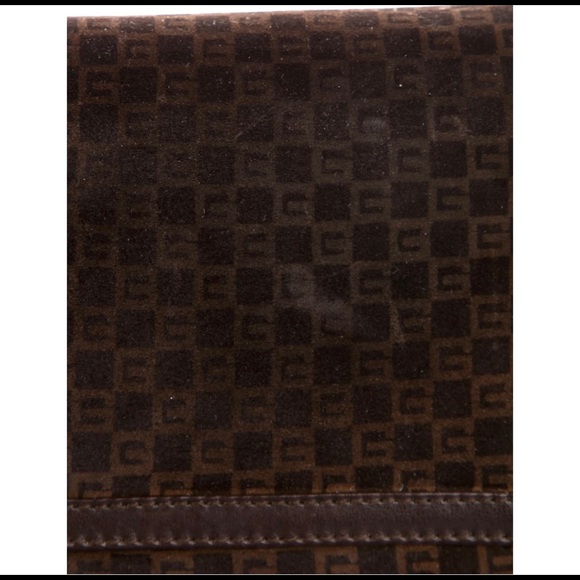 Vintage Gucci clutch with gold chain. #AuthenticGucci - Picture 6 of 6